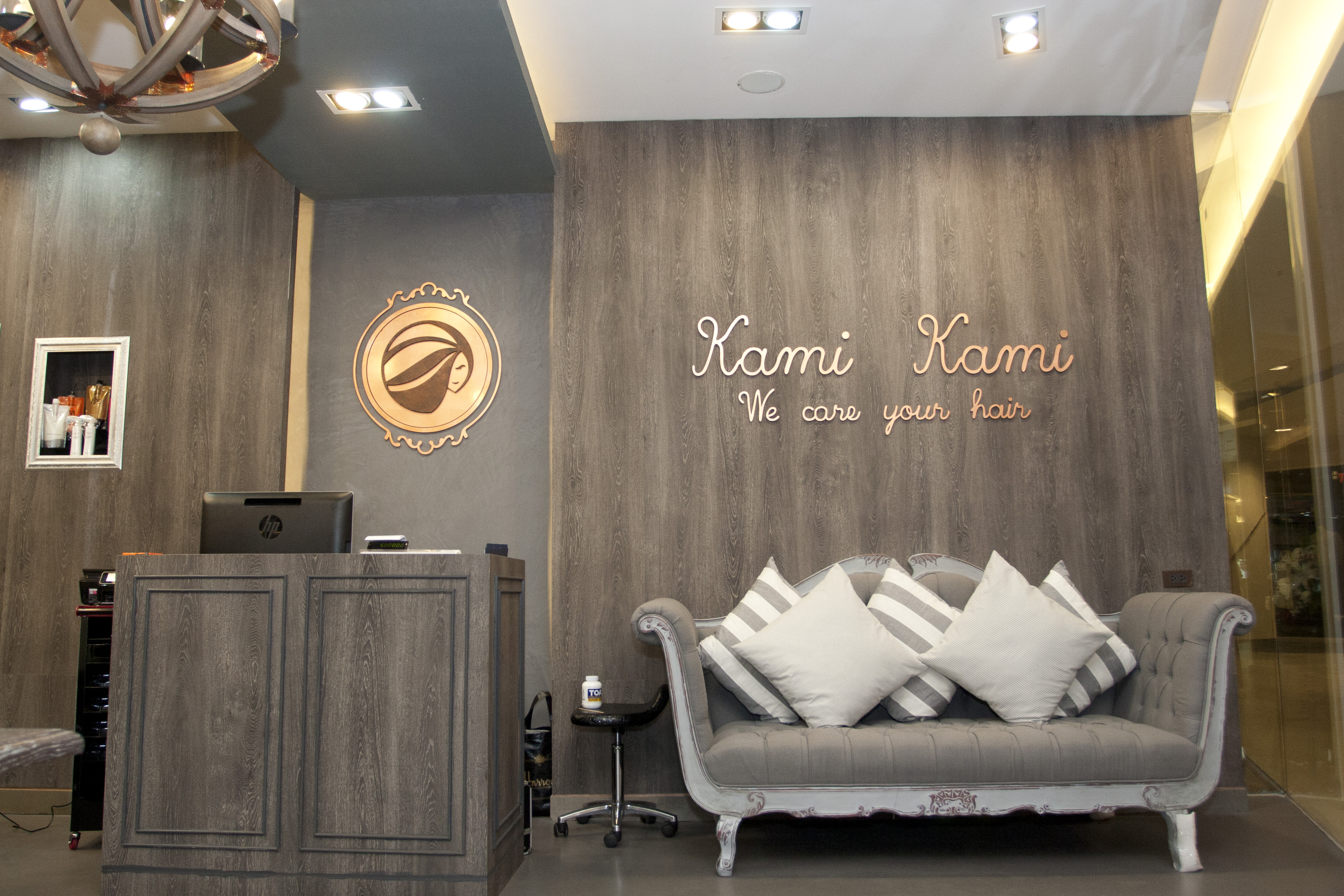 Kami Salon Reception